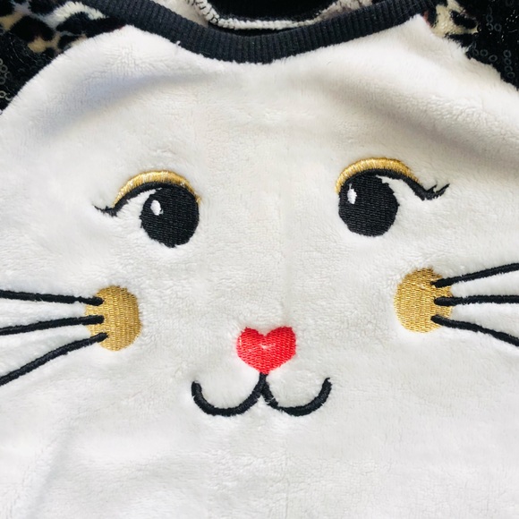 Kitty Sweater - Picture 5 of 9